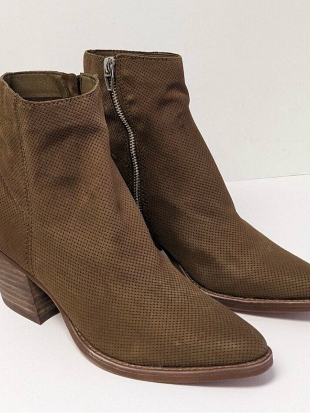 Dolce Vita Olive Perforated Ankle Booties with Side Zip. Size 10